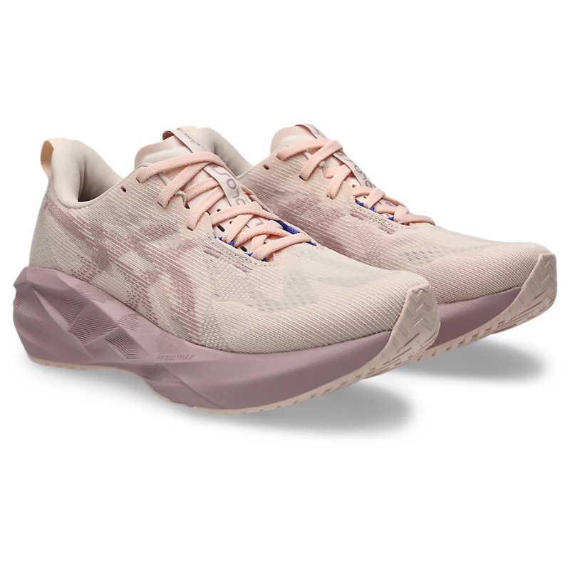 Jual Sepatu Lari Wanita Asics Wmns Novablast 5 Pearl Pink-Morganite Original 1012B765.702 - v3.ncrsport.com