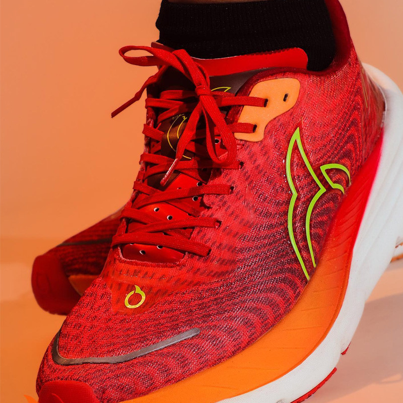 Jual Sepatu Lari Ortuseight Hyperblast Evo Crimson Original 11040052 - v3.ncrsport.com