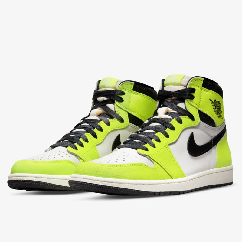 Jual Sepatu Sneakers Air Jordan Aj 1 Retro High Og Volt Original 555088-702 - v3.ncrsport.com