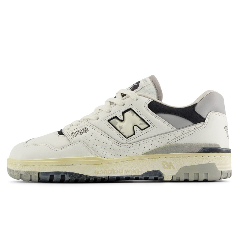 Beli Sepatu Sneakers New Balance 550 White Original Bb550Vgb