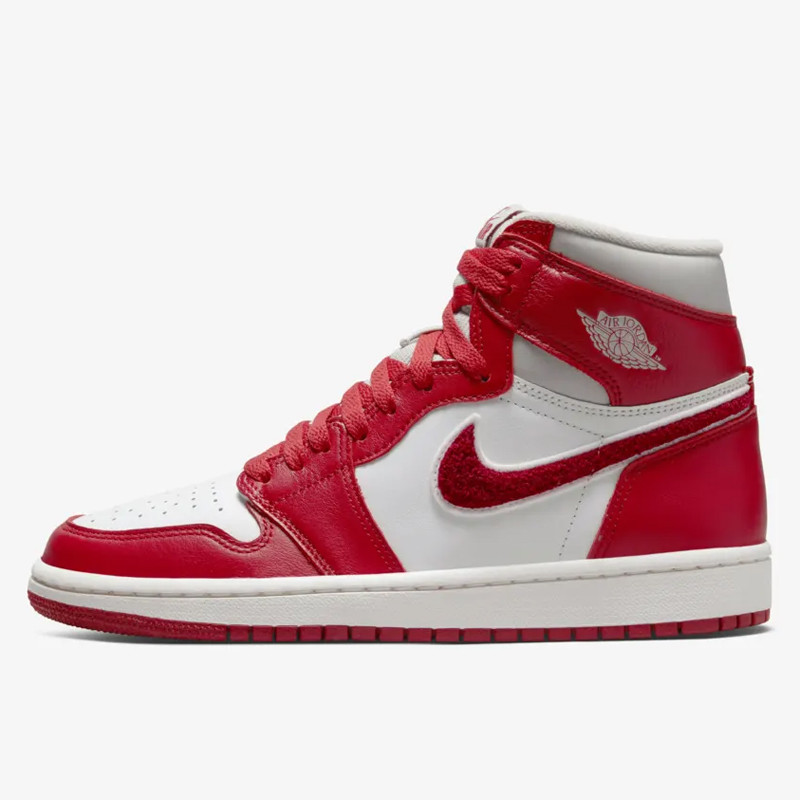 Beli Sepatu Sneakers Wanita Air Jordan Wmns Aj 1 Retro High Og Varsity Red Original Dj4891-061