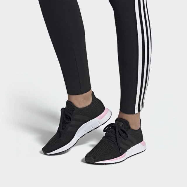 Jual Sepatu Sneakers Wanita Adidas Wmns Swift Run Core Black Original Ee4552 - v3.ncrsport.com