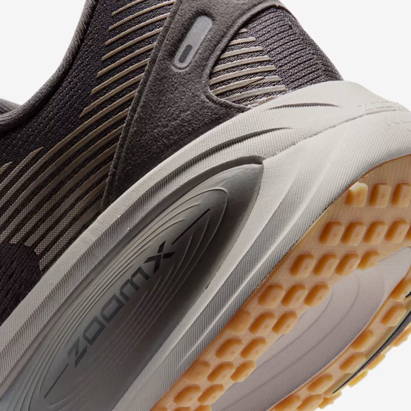 Jual Sepatu Lari Nike Vomero 18 Medium Ash Original Hm6803-215 - v3.ncrsport.com