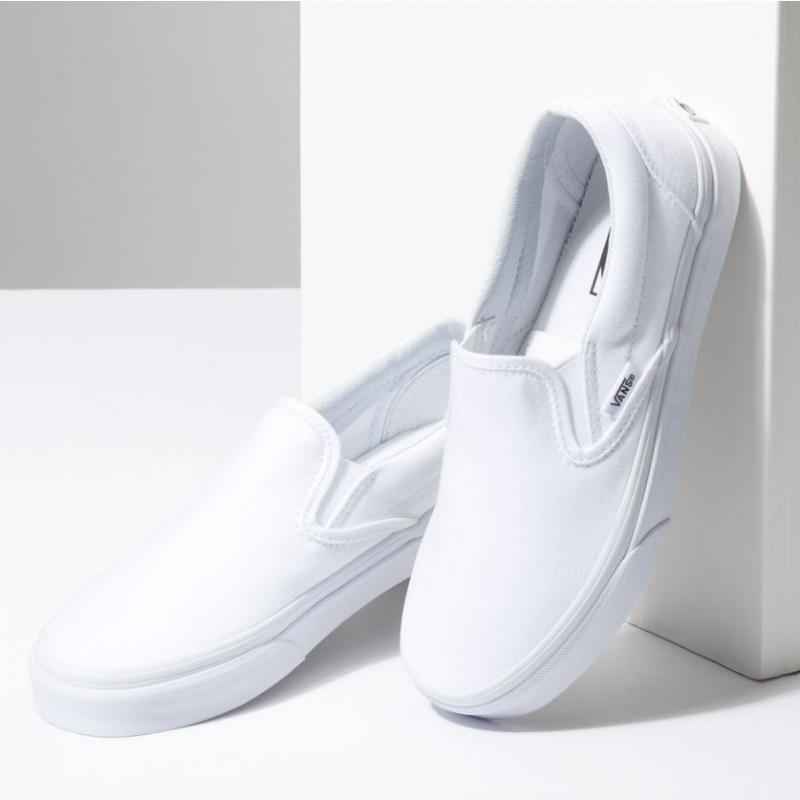 Jual Sepatu Sneakers Vans Ua Classic Slip-On White Original Vn000Eyew00 - v3.ncrsport.com