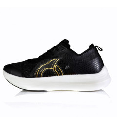 Beli Sepatu Lari Ortuseight Hypersonic 1.3 Black Gold Original 11040111 Beli Sepatu Lari Ortuseight Hypersonic 1.3 Black Gold Original 11040111
