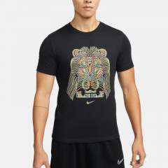 Beli Baju Basket Nike Lebron Dri-Fit Strive For Greatness Short Sleeve Tee Black Original Dm2468-010 Beli Baju Basket Nike Lebron Dri-Fit Strive For Greatness Short Sleeve Tee Black Original Dm2468-010