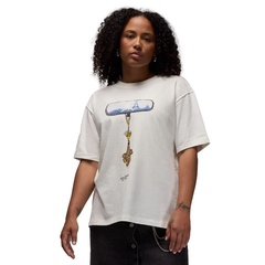 Beli Baju Basket Nike W J Ss Gf Gfx Tee Prs Sail Black Original Hf2861-133 Beli Baju Basket Nike W J Ss Gf Gfx Tee Prs Sail Black Original Hf2861-133